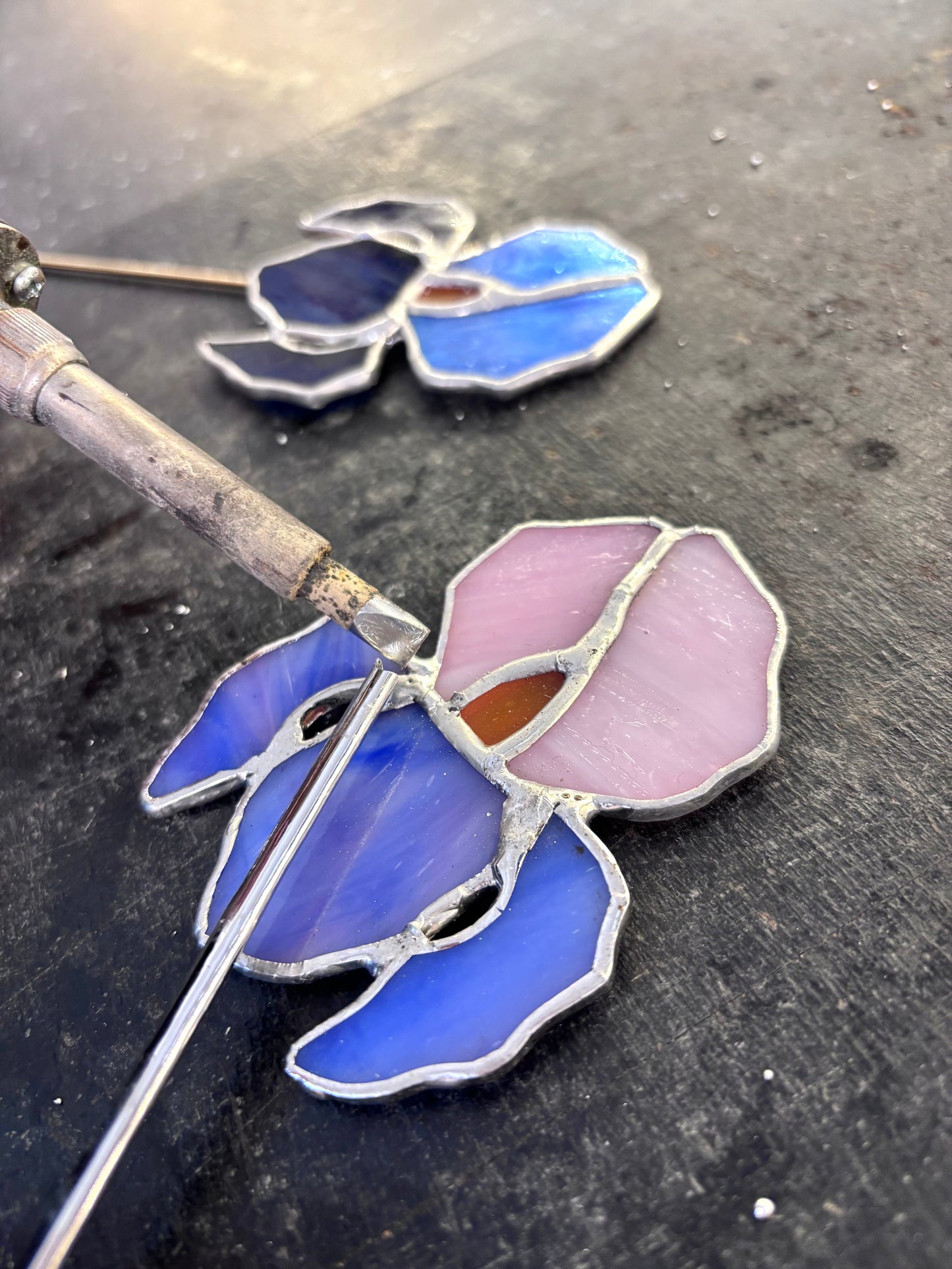 Iris Linocut & Stained Glass Workshop at Lydney Park Estate 12/6/26 & 13/6/26